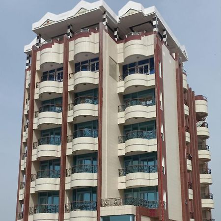 Bravia Eco Hotel Ломе Екстериор снимка